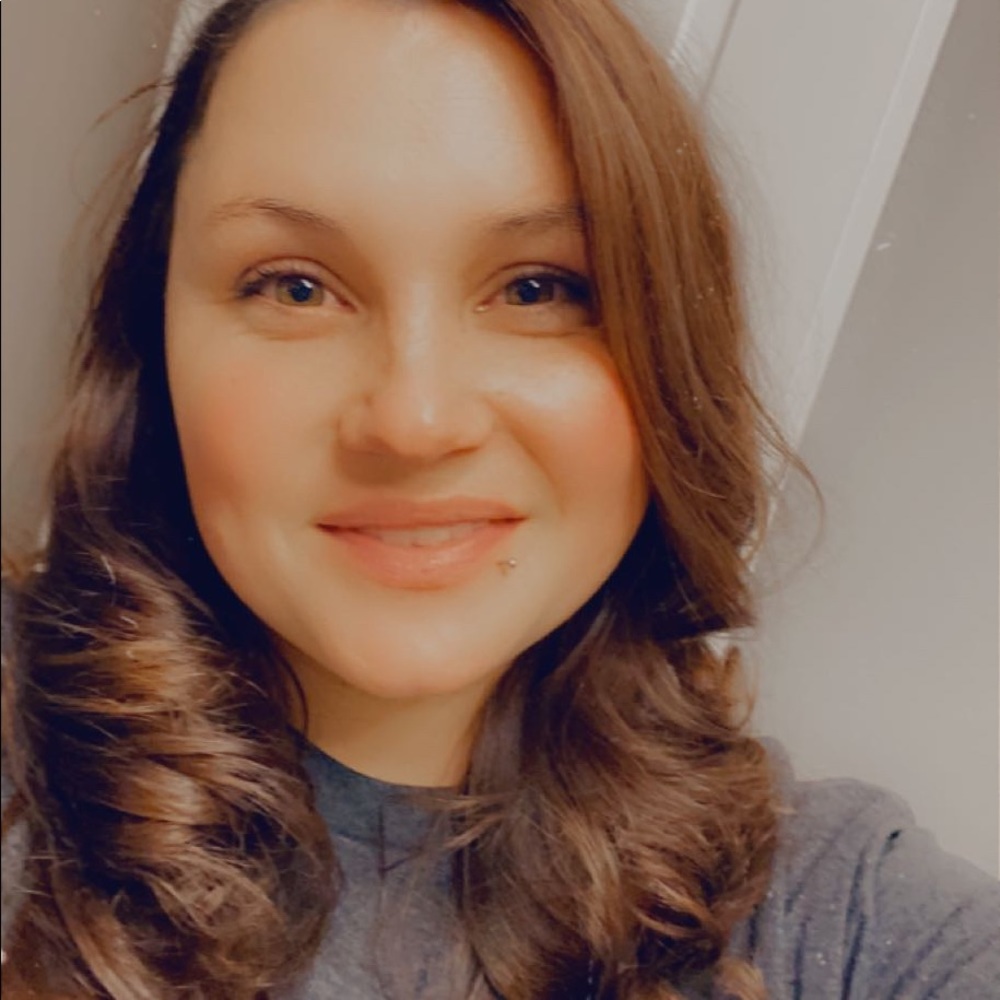 Meet your Posher, Nicole